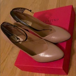 Valentino Garavani nude heels with black